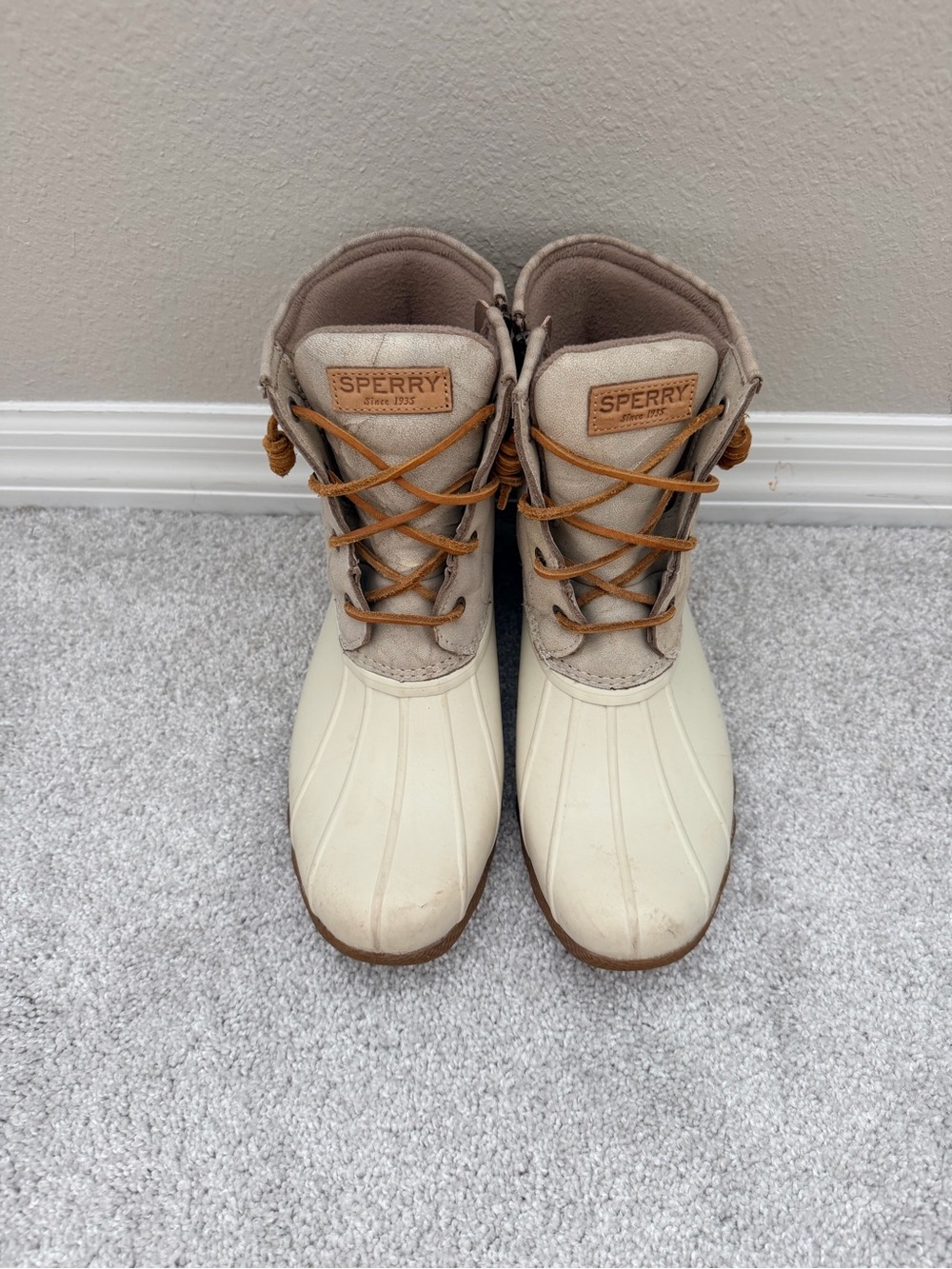 Sperry Cream and Brown Lace-Up Duck Boots, size 9.5 - Picture 8 of 8
